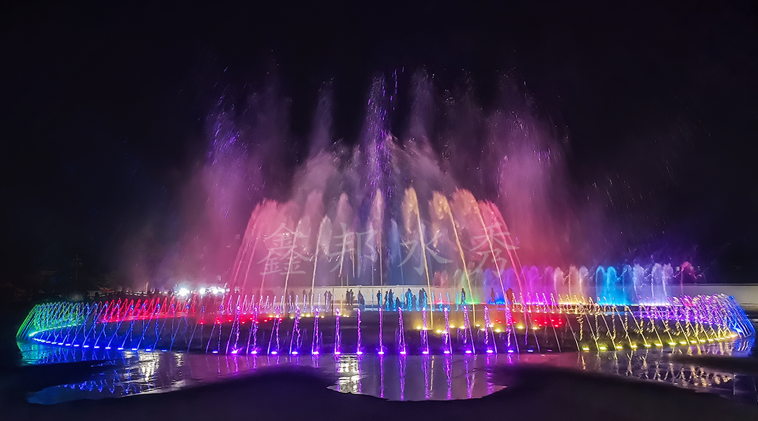 圓形旱式噴泉：匯聚商區(qū)客流，建造戲水樂園