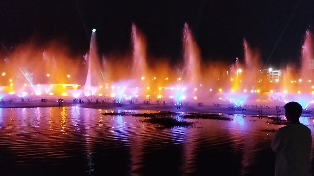 不可錯過的噴泉盛景——重慶璧山玉泉湖公園音樂噴泉